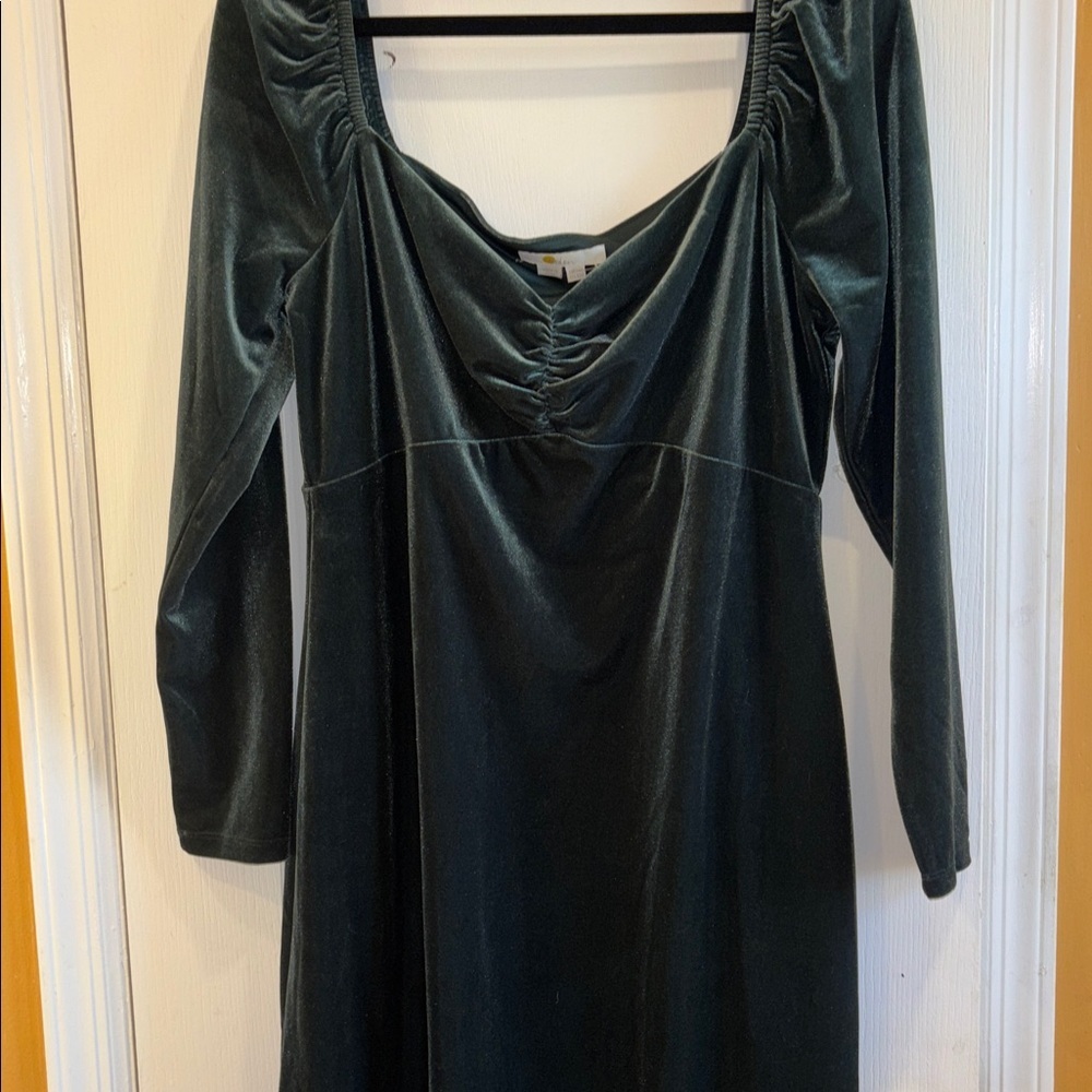 BODEN DARK GREEN VELOUR MIDI DRESS LONG SLEEVE WITH SWEETHEART NECK LINE SIZE 10